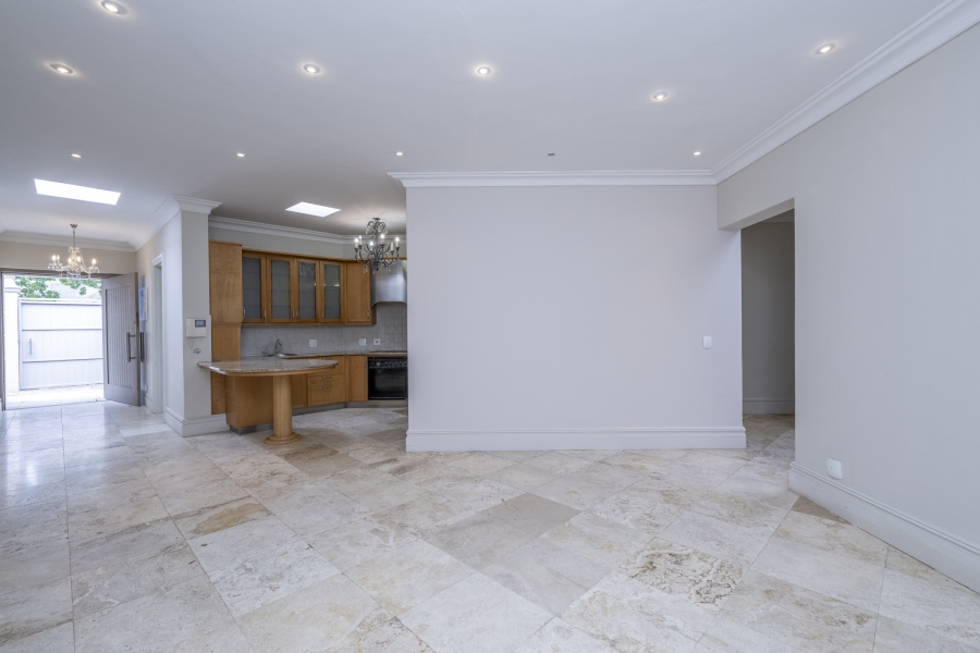 To Let 4 Bedroom Property for Rent in Kenilworth Upper Western Cape